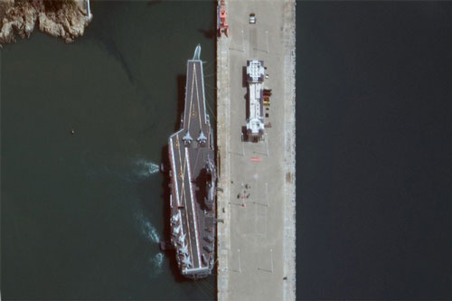 Vệ tinh lần đầu “soi” thấy tàu sân bay Type-001A mang nhiều chiến đấu cơ