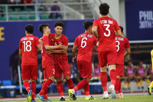 CLIP: Siêu phẩm ấn định chiến thắng 2-1 của Hoàng Đức