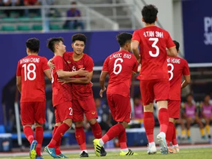 CLIP: Siêu phẩm ấn định chiến thắng 2-1 của Hoàng Đức