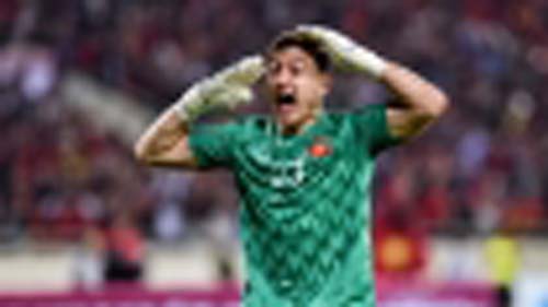 Văn Lâm ăn mừng bàn thắng gỡ hòa của U22 Việt Nam