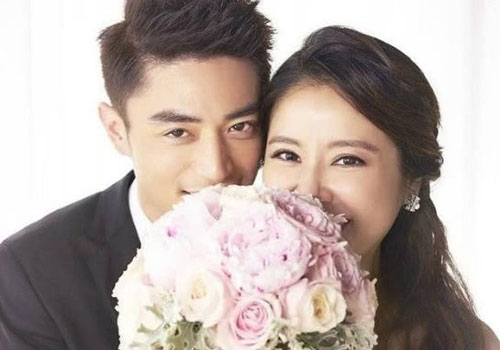 Rộ tin đồn Hoắc Kiến Hoa làm phẫu thuật đang dưỡng bệnh ở Mỹ, Lâm Tâm Như túc trực ngày đêm?