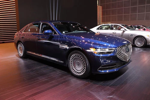 Genesis G90 2020.