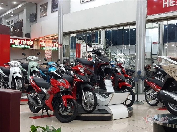 Honda Lead, Winer X giảm giá ào ào, lợi hơn mua SH