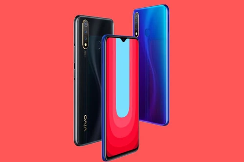 Vivo U20 có 2 màu đen và xanh dương, lên kệ ở Ấn Độ từ ngày 28/11. Giá bán của phiên bản RAM 4 GB là 10.990 Rupee (tương đương 3,54 triệu đồng). Phiên bản RAM 6 GB có giá 11.990 Rupee (3,86 triệu đồng).