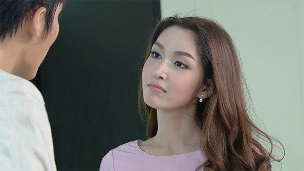 4 năm chạy chữa vô sinh cho chồng cuối cùng anh ta lại làm cô ả khác mang bầu, vợ bật cười đưa cho đôi tình nhân xem vài tờ giấy có "sức nặng ngàn cân"