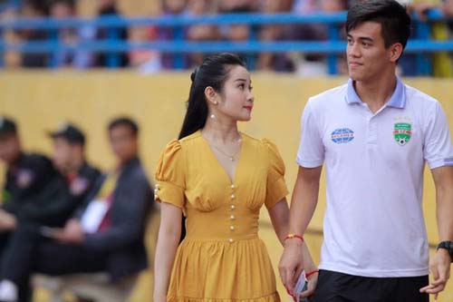 Điểm danh bạn gái xinh đẹp của các tuyển thủ Việt Nam