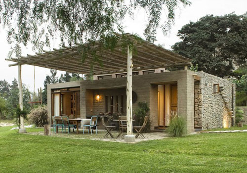 Nhà gỗ đất sét ngoài nhìn đơn giản trong có vẻ đẹp 'gây nghiện'