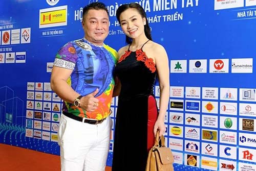 Nhan sắc 'không phải dạng vừa' của cô gái được cho là người yêu Lý Hùng