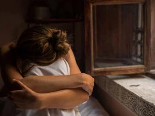 Vì em còn yêu nhưng niềm tin đã mất