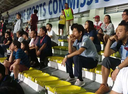 Báo Indo 'cay cú' vì HLV Nishino ăn mừng chiến thắng của U22 Việt Nam