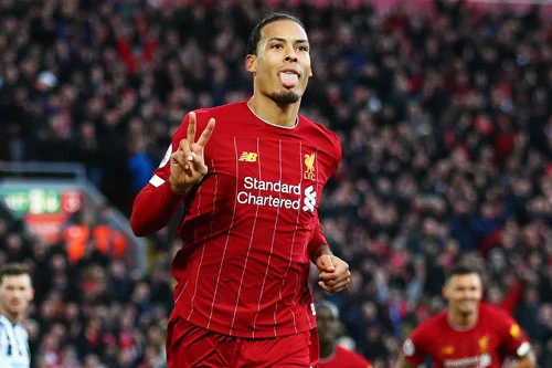 Hậu vệ: Virgil van Dijk (Liverpool).