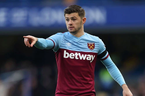 Hậu vệ: Aaron Cresswell (West Ham).