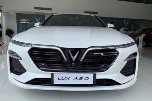 VinFast &#x1B0;u &#x111;&#xE3;i l&#xEA;n t&#x1EDB;i 200 tri&#x1EC7;u &#x111;&#x1ED3;ng cho kh&#xE1;ch h&#xE0;ng mua xe Lux A2.0 v&#xE0; Lux SA2.0
