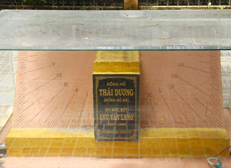 Đồng hồ đá hơn 100 tuổi bị “bỏ quên” ở Bạc Liêu có gì đặc biệt?
