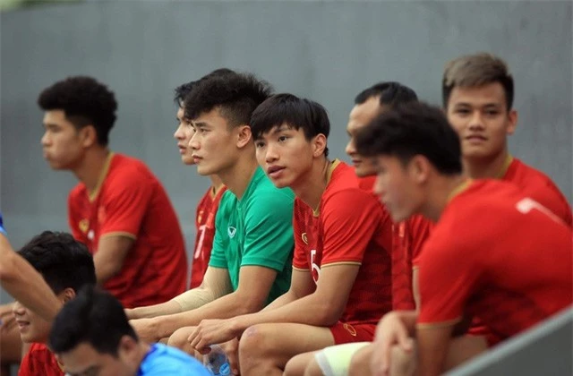 SEA Games 30: U22 Việt Nam tập nhẹ trước trận đấu với U22 Singapore - Ảnh 4.