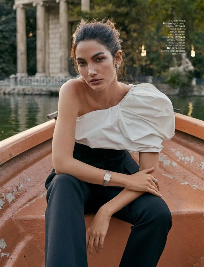 'Thiên thần nội y' Lily Aldridge khoe nhan sắc đẹp không 'góc chết' trên tạp chí - ảnh 9