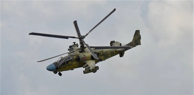 Tung quang cao rat hay, nay Nga lai che ong eo truc thang Ka-52K Katran-Hinh-5