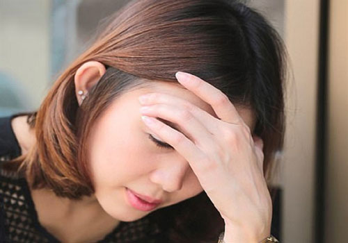 Hết hồn cha mẹ ruột dọn đến ở nhà cha mẹ chồng