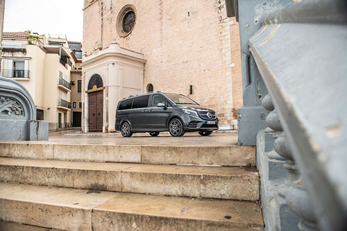 Chi tiết Mercedes-Benz V-Class mới hơn 2,5 tỷ tại Việt Nam