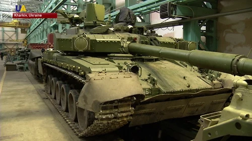 Sản xuất xe tăng chiến đấu chủ lực T-84 Oplot tại nhà máy Kharkiv. Ảnh: Jane's Defense Weekly.