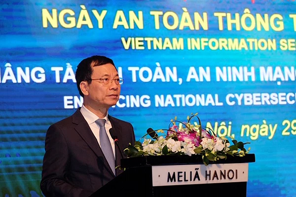 Bộ trưởng Bộ TT&TT Nguyễn Mạnh Hùng.