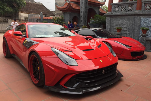 Cặp đôi Ferrari độ độc nhất Việt Nam xuất hiện tại Hải Dương