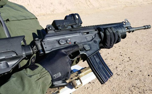 Uy lực khẩu súng trường đặc biệt của Israel mà Việt Nam đang sử dụng