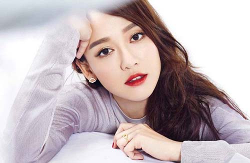 Nhan sắc như thiếu nữ đôi mươi khiến "phi công trẻ" kém 9 tuổi mê mệt của mỹ nhân Trần Kiều Ân