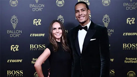 Van Dijk 'đá xoáy' Ronaldo, khâm phục Messi