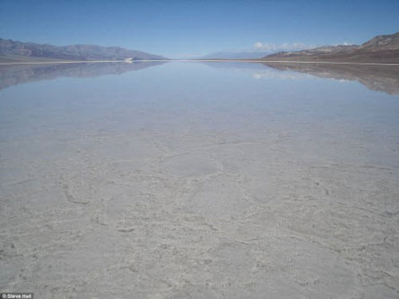 V&#xF9;ng &#x111;&#x1EA5;t ch&#x1EBF;t ch&#xF3;c nh&#x1EA5;t tr&#xE1;i &#x111;&#x1EA5;t b&#x1EA5;t ng&#x1EDD; c&#xF3; h&#x1ED3; n&#x1B0;&#x1EDB;c