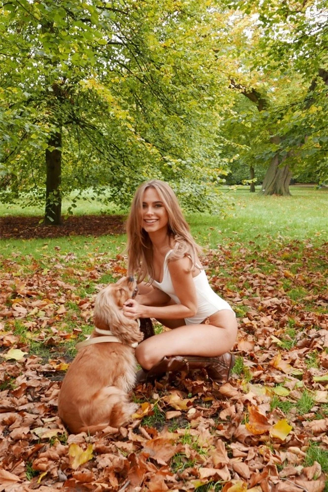 Siêu mẫu áo tắm Kimberley Garner thả dáng quyến rũ đẹp 'từng cm' - ảnh 2