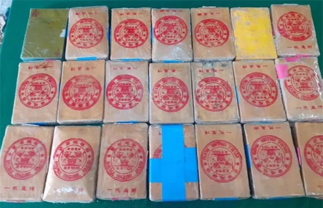 Thêm 21 gói nghi ma túy trôi dạt vào bờ biển Thừa Thiên Huế - 2