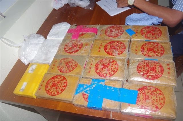 Thêm 21 gói nghi ma túy trôi dạt vào bờ biển Thừa Thiên Huế - 4