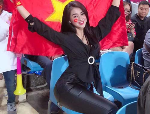 Đọ sắc dàn hot girl tháng 11 gây thương nhớ cộng đồng mạng