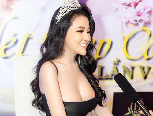 Sau đăng quang á hậu, Ngân 98 không vì thế mà mặc kín đáo hơn