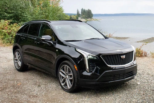 1. Cadillac XT4 2020 (giá khởi điểm: 35.695 USD).