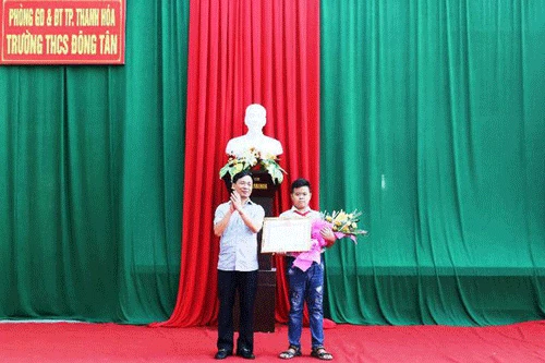 Em Nguyễn Hoàng Minh lớp 5A, trường TH Liên Lộc, Hậu Lộc, Thanh Hóa