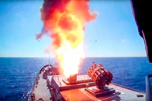 Tổng thống Nga cam kết tăng gấp đôi số chiến hạm mang tên lửa Kalibr