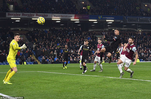 Man City tạm chiếm vị trí nhì bảng