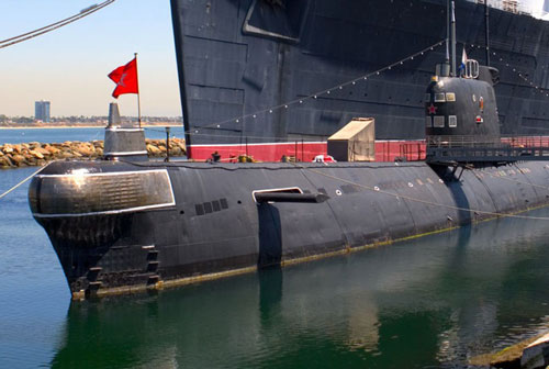 Tàu ngầm Liên Xô neo đậu ở... Mỹ bị bán rẻ cho đại gia sưu tầm