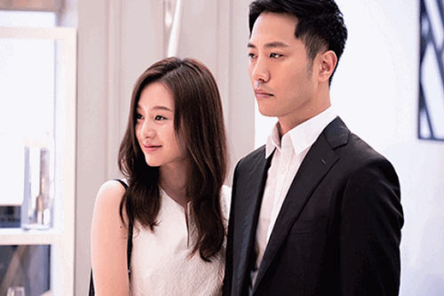 Gặp vợ cũ 31 tuổi đi thử váy cưới với trai già U50 còn “nghèo rớt”, chồng cũ xông đến "cà khịa" nhưng lập tức phải muối mặt quay về