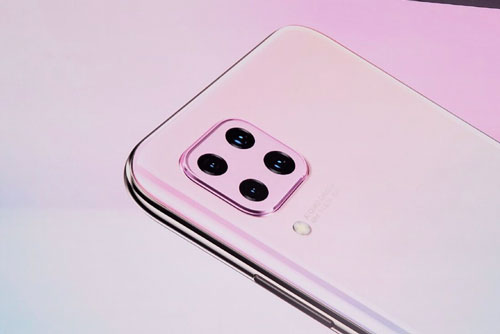 Smartphone 4 camera sau, pin 4.200 mAh, sạc siêu tốc, RAM 8 GB, giá hơn 7 triệu