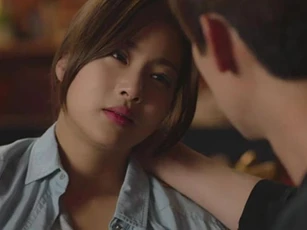 Căm phẫn chồng vũ phu, rủ tôi "sống thử" rồi lại coi thường