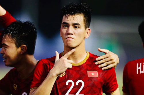 Cho Tiến Linh đá lại phạt đền, trọng tài chính trận Việt Nam - Thái Lan hứng đủ gạch đá của fan Đông Nam Á