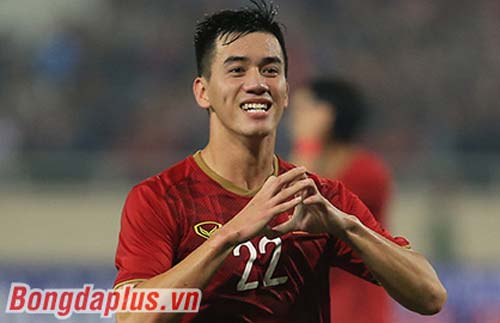 Lập cú đúp vào lưới U22 Thái Lan, Tiến Linh làm nên lịch sử