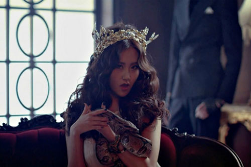 Cái gì đầu sắt, da trâu, thân rắn?