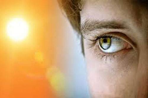 Khô mắt - dấu hiệu cảnh báo cơ thể thiếu vitamin D không thể bỏ qua