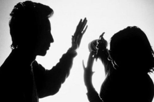 U70 bỏ nhà đi sau khi bị chồng ‘tẩn’