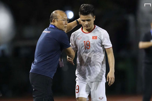 HLV Park Hang-seo báo tin vui về chấn thương của Quang Hải