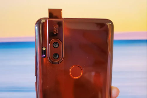 Motorola One Hyper ra mắt: Pin sạc siêu tốc, chống nước, chip S675, RAM 4 GB, giá hơn 9 triệu